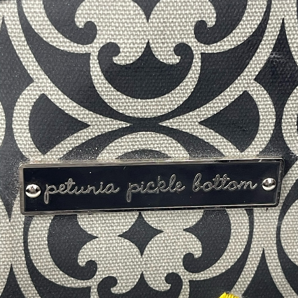 Petunia Pickle Bottom Baby Diaper Bag Black Grey - Picture 10 of 11